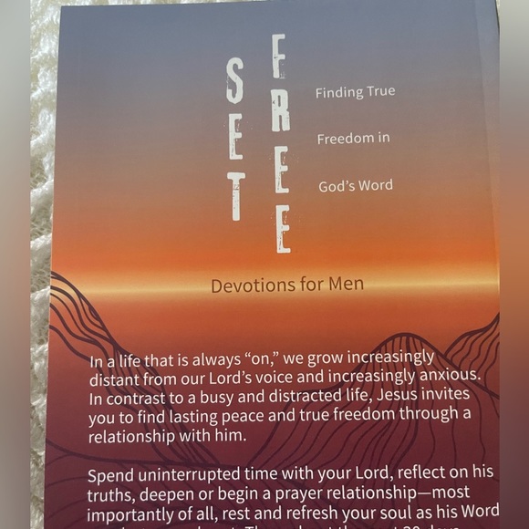 Set Free Devotional Prayer Journal for Men - Picture 3 of 5